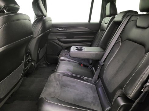 Used 2024 Jeep Grand Cherokee L Laredo image 44