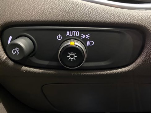 Used 2020 Chevrolet Malibu LT image 22