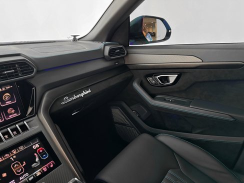 Used 2024 Lamborghini Urus Performante image 10