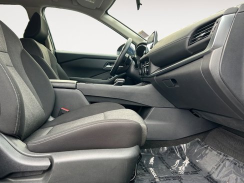Used 2024 Nissan Rogue SV image 10