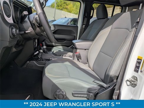 Used 2024 Jeep Wrangler Sport S image 13