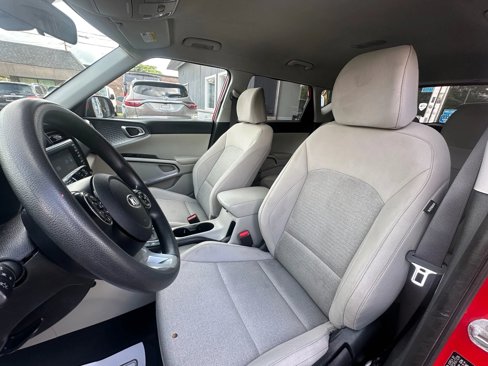 Used 2020 Kia Soul S image 12