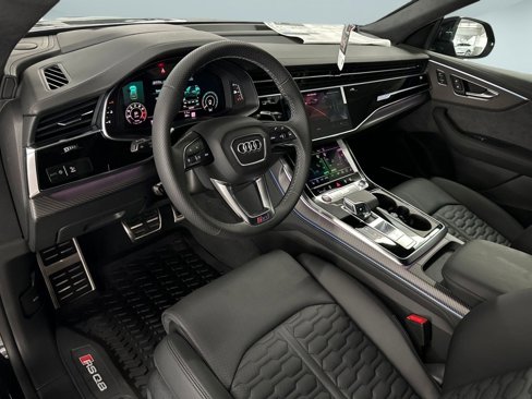 New 2025 Audi RS Q8 performance image 4