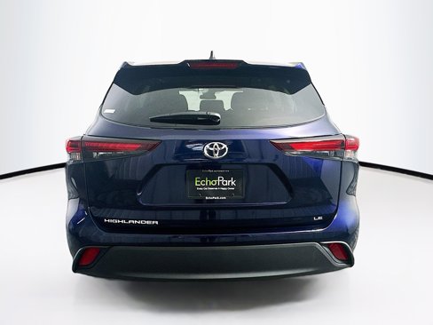 Used 2025 Toyota Highlander LE image 7