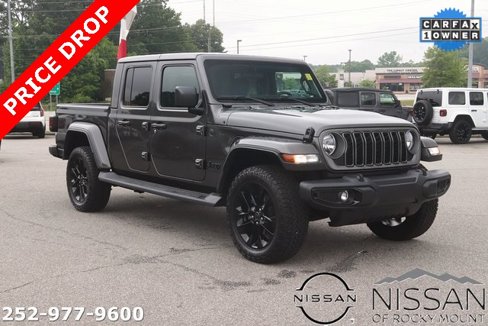 Used 2025 Jeep Gladiator Sport image 1