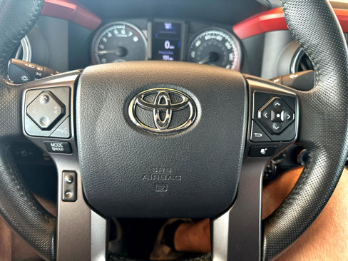 Used 2017 Toyota Tacoma TRD Off-Road image 63