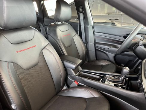 Used 2025 Jeep Compass Trailhawk image 35