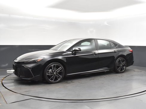 Used 2025 Toyota Camry XSE image 3