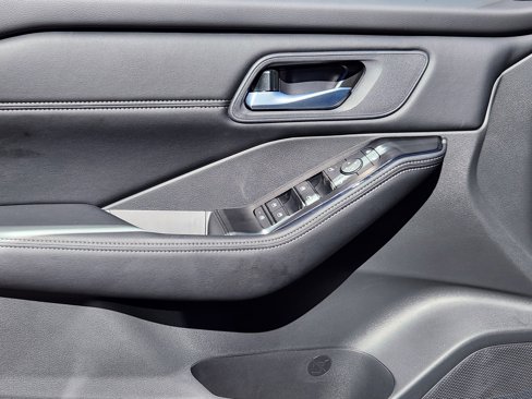 New 2026 Nissan Rogue SV image 7
