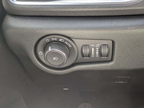New 2025 Chrysler Pacifica Limited image 15