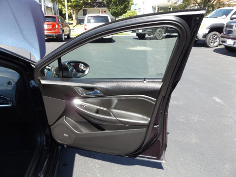 Used 2016 Chevrolet Cruze Premier image 28