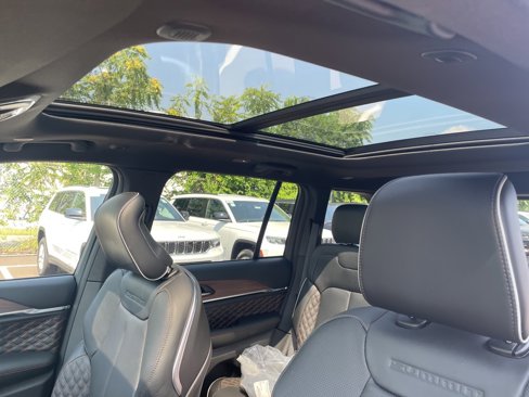 New 2025 Jeep Grand Cherokee Summit image 35