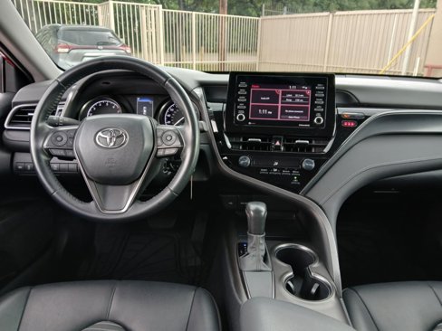 Used 2021 Toyota Camry SE image 9