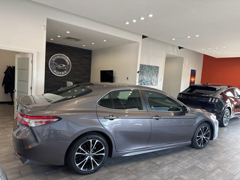 Used 2018 Toyota Camry SE image 14