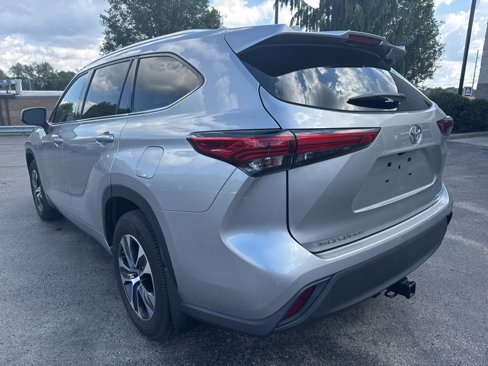 Used 2021 Toyota Highlander XLE image 5