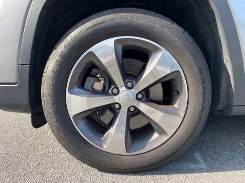 Used 2019 Jeep Cherokee Limited image 53