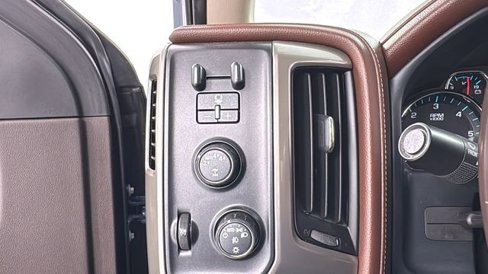 Used 2018 Chevrolet Silverado 1500 High Country image 35