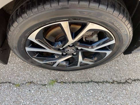 Used 2021 Toyota C-HR XLE image 29