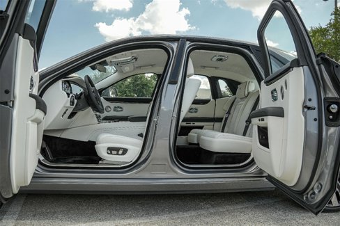 New 2025 Rolls-Royce Ghost image 15