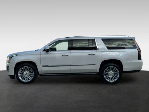 Used 2017 Cadillac Escalade ESV Platinum image 4