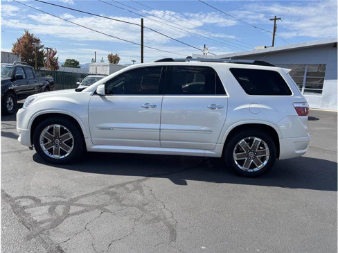 Used 2012 GMC Acadia Denali image 2