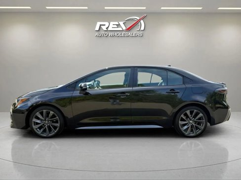 Used 2020 Toyota Corolla SE image 2