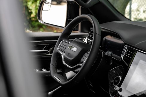 Used 2022 Jeep Wagoneer Series III w/ Premium Group I image 24