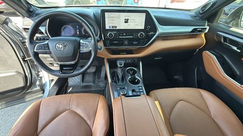 Used 2023 Toyota Highlander L image 27