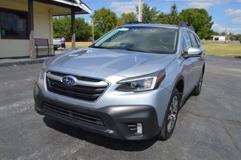 Used 2020 Subaru Outback Premium image 2