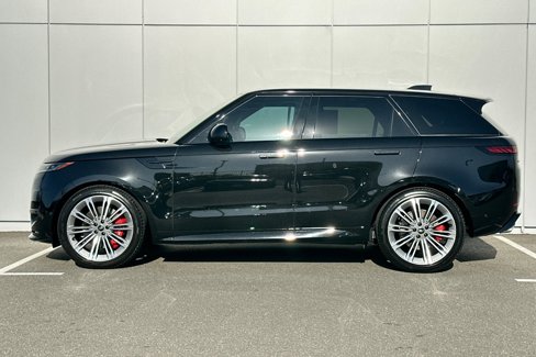 Used 2025 Land Rover Range Rover Sport Dynamic SE image 2