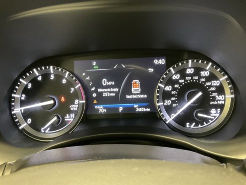 Used 2021 Toyota Highlander XLE image 2