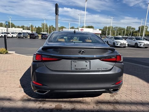 New 2025 Lexus ES 350 Luxury w/ Accessory Package (Z2) image 10