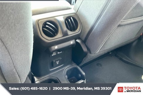 Used 2024 Jeep Wrangler Sahara image 24