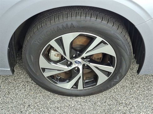 Used 2025 Subaru Legacy Premium image 9