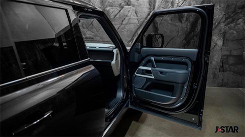 Used 2022 Land Rover Defender 110 S image 9