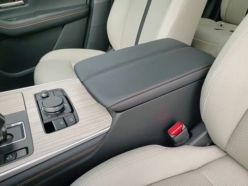 Certified 2025 MAZDA CX-70 Plug-In Hybrid w/ Premium Pkg image 24