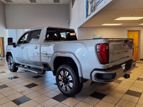 New 2025 GMC Sierra 2500 Denali w/ Denali Reserve Package image 3