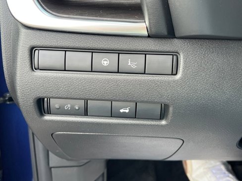 Used 2022 Nissan Rogue Platinum w/ Head-Up Display Package image 31