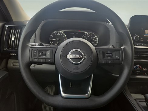 Used 2025 Nissan Pathfinder S image 15