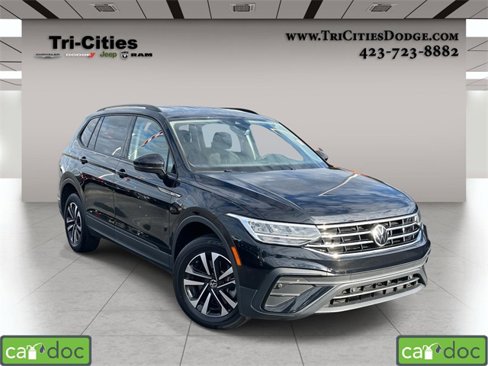 Used 2022 Volkswagen Tiguan S image 1