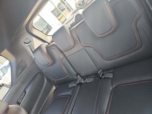 New 2026 Nissan Armada SL image 3