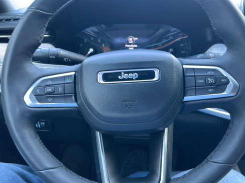 Used 2023 Jeep Compass Latitude w/ Sun and Sound Group image 18
