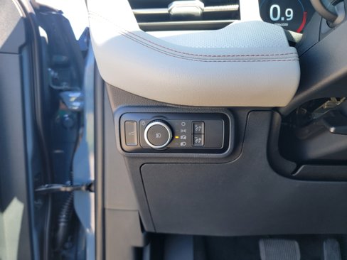 New 2025 Ford Explorer Active image 19