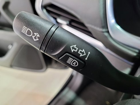 Used 2022 Chevrolet Traverse LT image 42