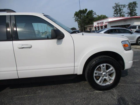 Used 2010 Ford Explorer XLT image 4