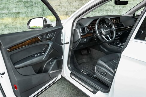 Used 2018 Audi Q5 2.0T Premium Plus w/ Premium Plus Package image 22