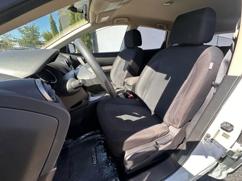 Used 2014 Nissan Rogue S w/ Convenience Package image 9