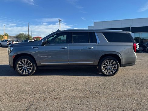 Used 2022 GMC Yukon XL Denali image 8
