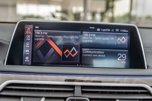 Used 2021 BMW 740i xDrive w/ M Sport Package image 19