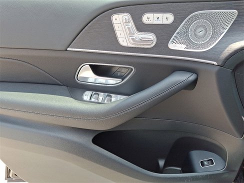 Certified 2025 Mercedes-Benz GLS 580 4MATIC image 12